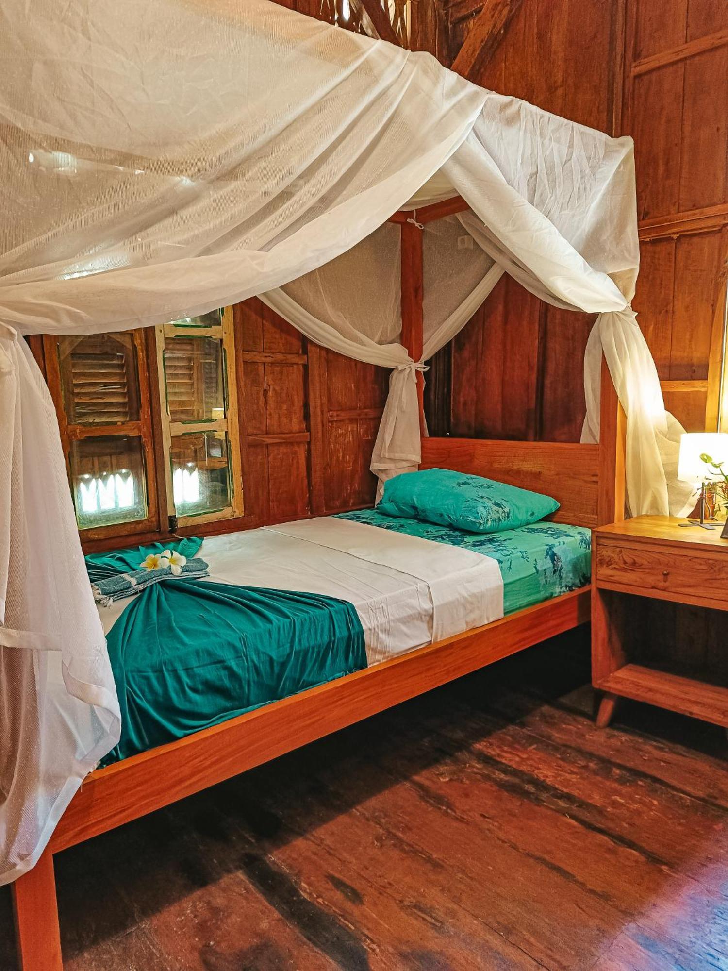 Alaya Ecolodge Пемутеран Екстер'єр фото