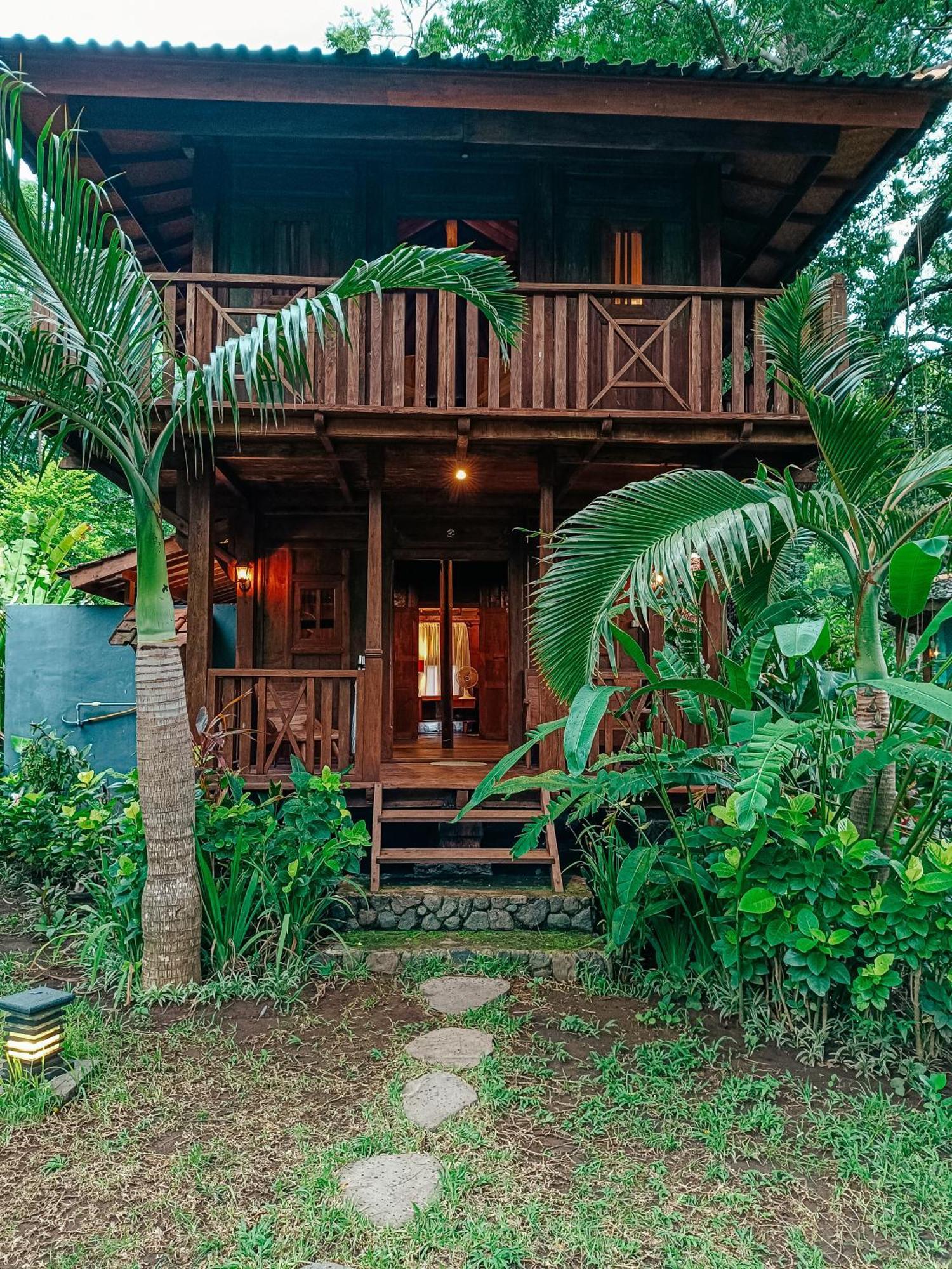 Alaya Ecolodge Пемутеран Екстер'єр фото